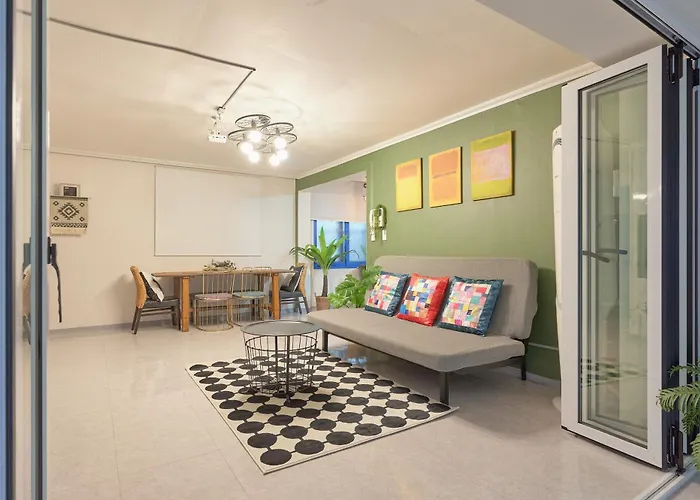 Appartement Hongik Station 1-minute Walk 6 Rooms, 3 Bathrooms *