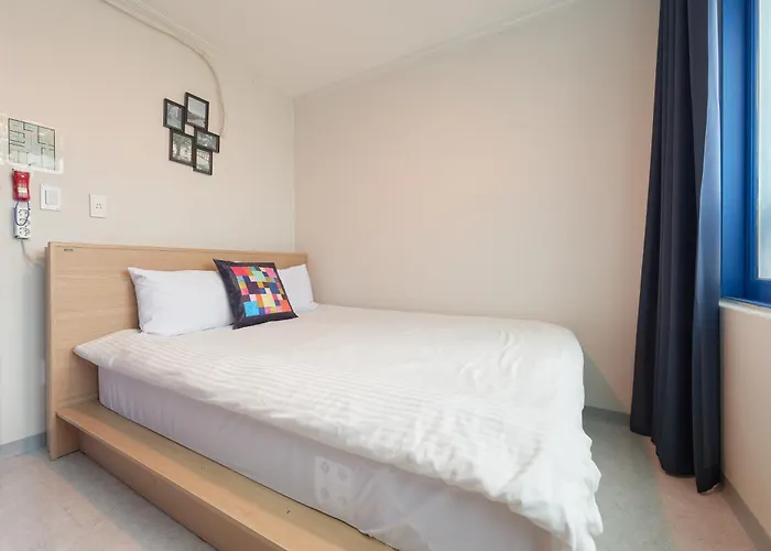 Hongik Station 1-minute Walk 6 Rooms, 3 Bathrooms